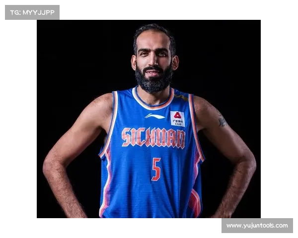 哈达迪的坚持在人生十字路口徘徊退役与继续的深思抉择